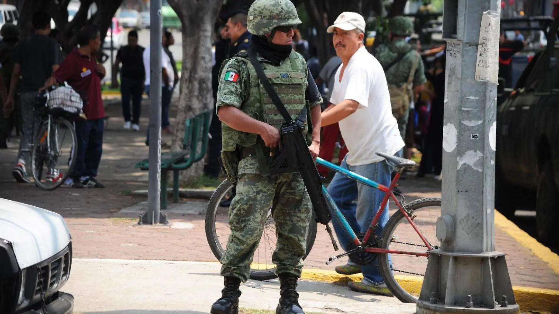 OPERATIVO DEL EJERCITO EN IZTAPALAPA. ARCHIVO IGNACIO HUITZIL LA PRENSA (5)